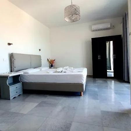 Glymar Paros 招待所 4*